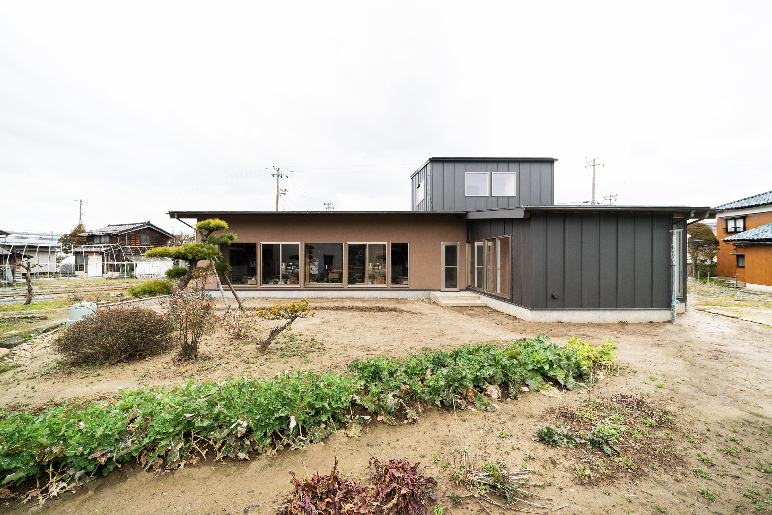 燕市小池オープンハウス、ほぼ平屋の3世帯住居。。 10:00〜17:00